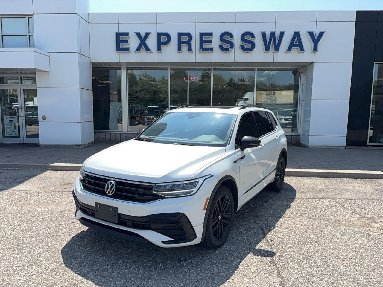 2022 Volkswagen Tiguan COMFORTLINE WITH R-LINE! POWER GATE, REMOTE START! Photo0