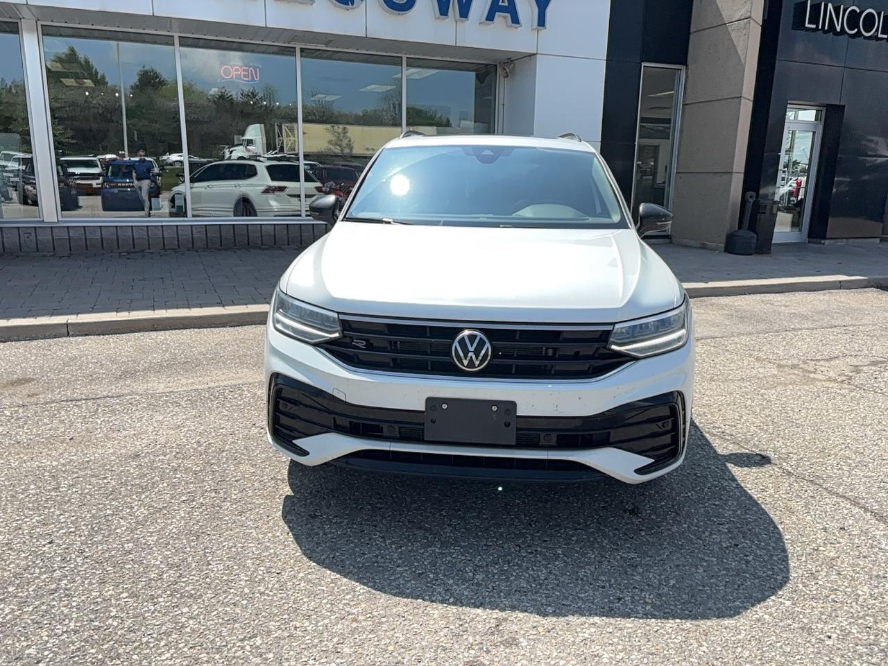 2022 Volkswagen Tiguan COMFORTLINE WITH R-LINE! POWER GATE, REMOTE START! Photo