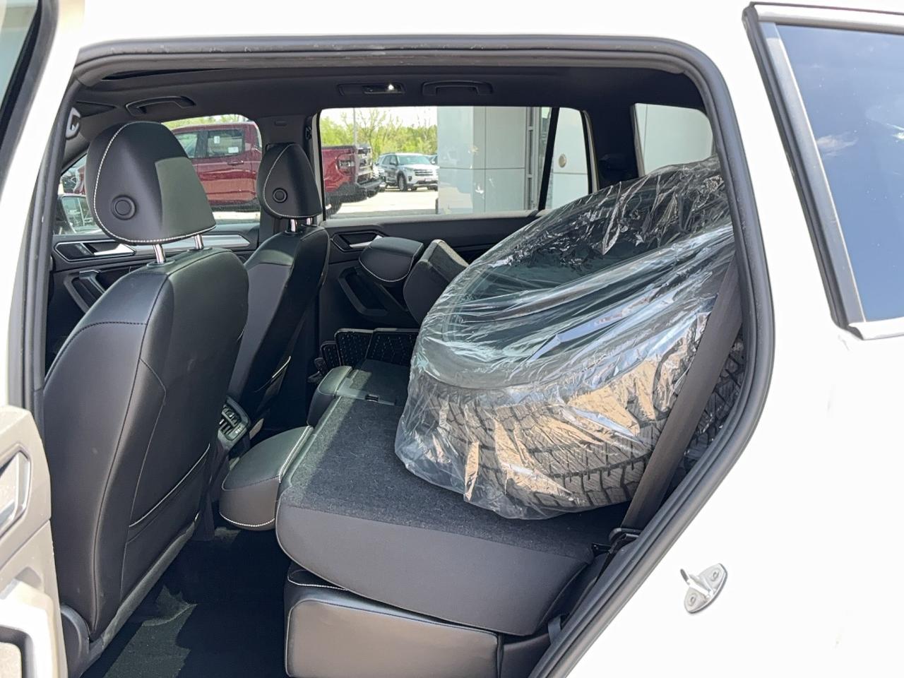2022 Volkswagen Tiguan COMFORTLINE WITH R-LINE! POWER GATE, REMOTE START! Photo