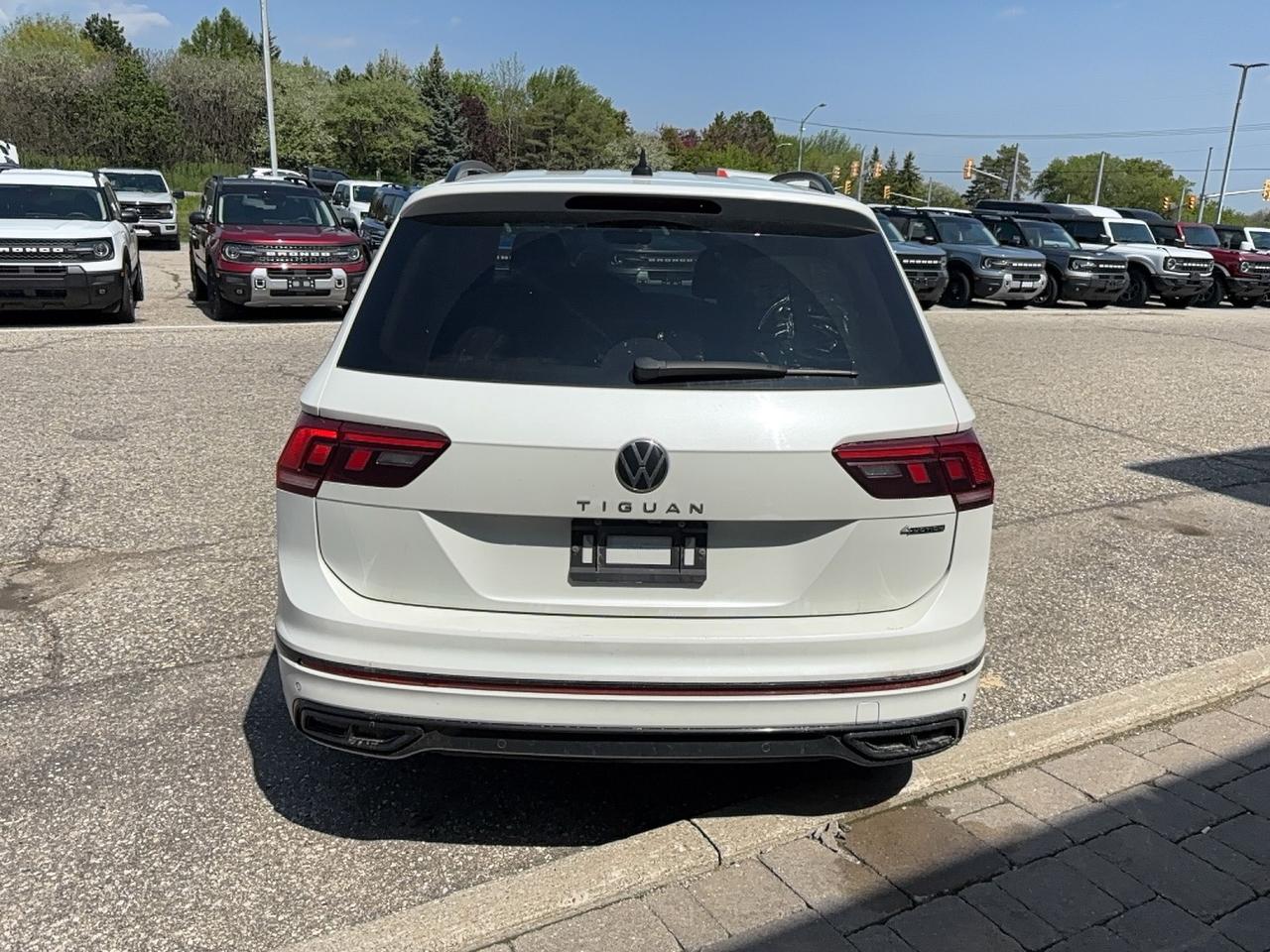 2022 Volkswagen Tiguan COMFORTLINE WITH R-LINE! POWER GATE, REMOTE START! Photo