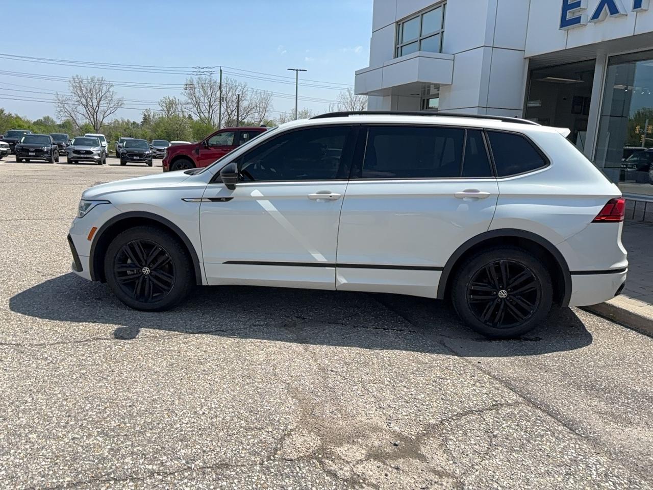 2022 Volkswagen Tiguan COMFORTLINE WITH R-LINE! POWER GATE, REMOTE START! Photo