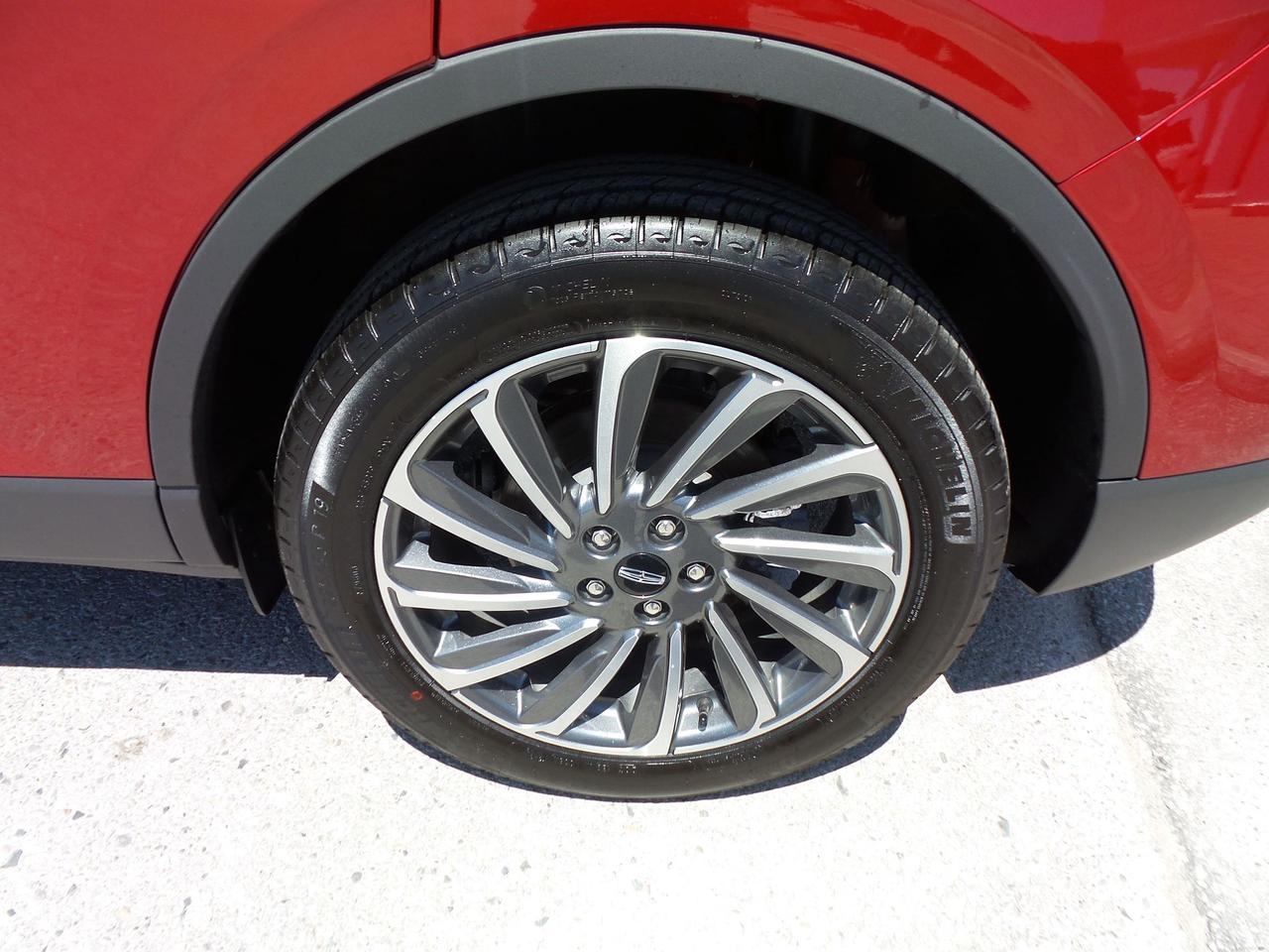 2026 Lincoln Corsair AWD, 202A! HEATED REAR SEATS! HEADS-UP DISPLAY! Photo