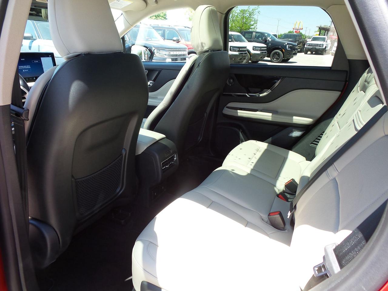 2026 Lincoln Corsair AWD, 202A! HEATED REAR SEATS! HEADS-UP DISPLAY! Photo