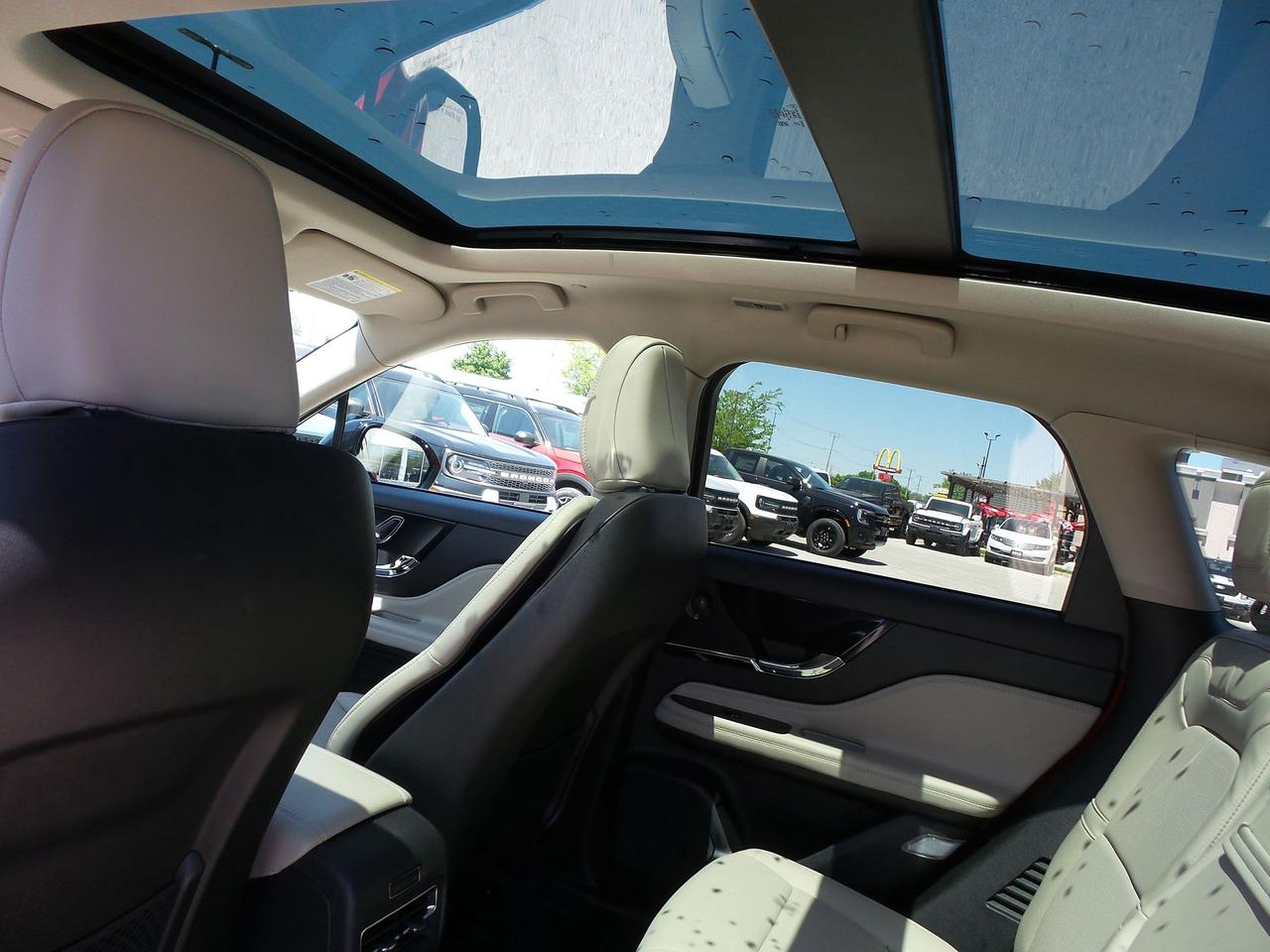 2026 Lincoln Corsair AWD, 202A! HEATED REAR SEATS! HEADS-UP DISPLAY! Photo