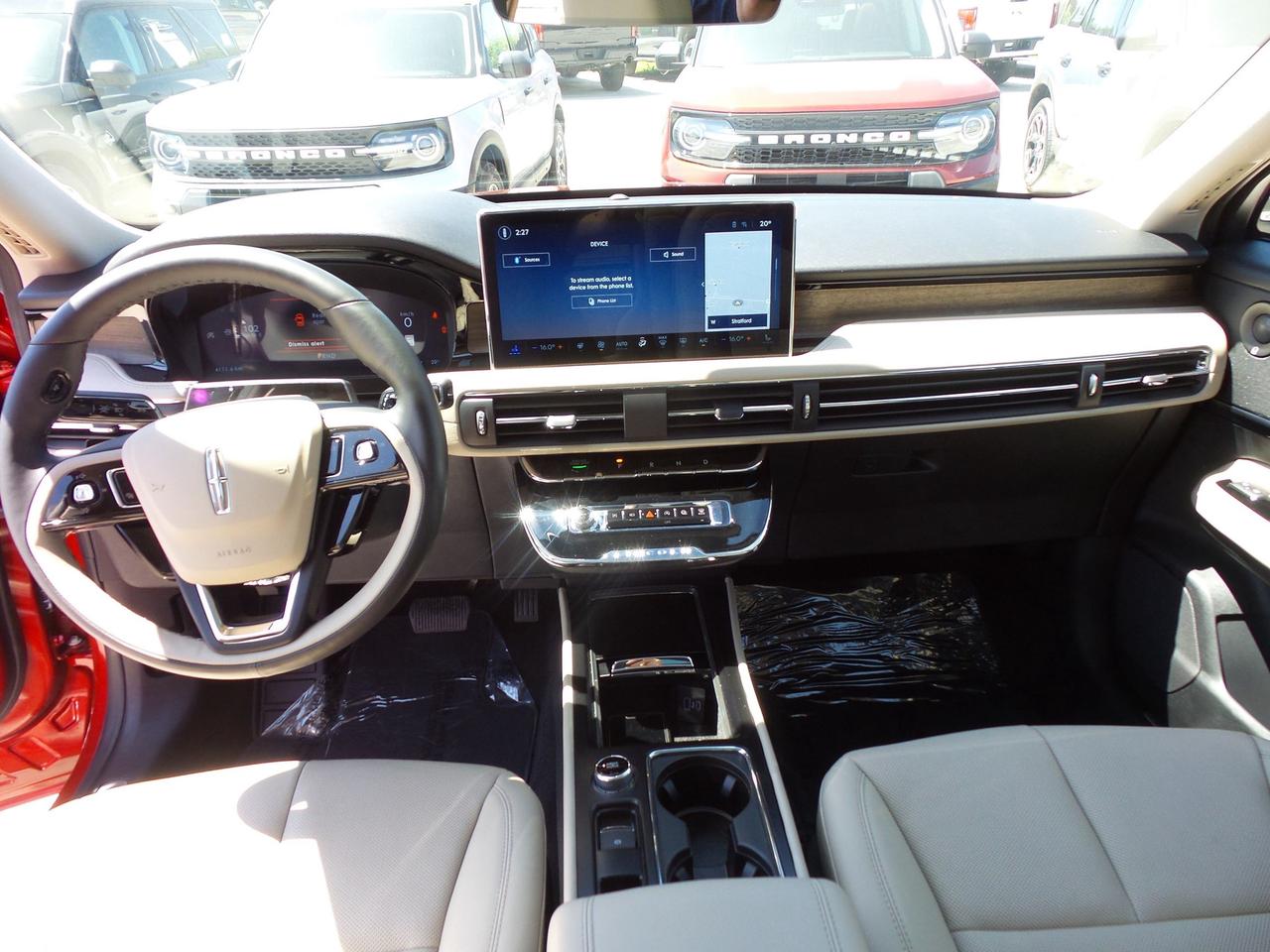 2026 Lincoln Corsair AWD, 202A! HEATED REAR SEATS! HEADS-UP DISPLAY! Photo