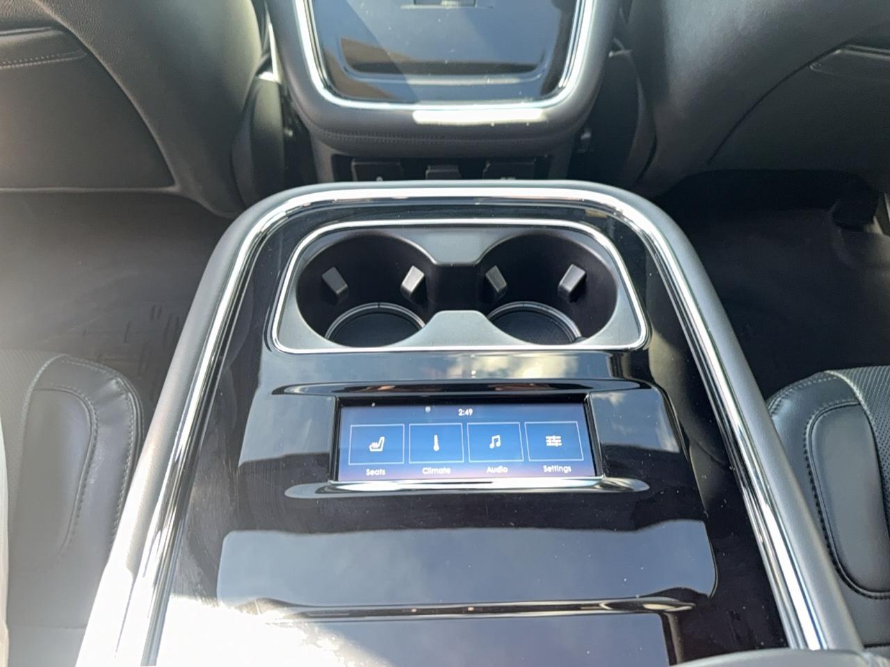 2024 Lincoln Navigator REGULAR LENGTH, 2ND ROW CAPTAINS, 22" RIMS, LOADED Photo