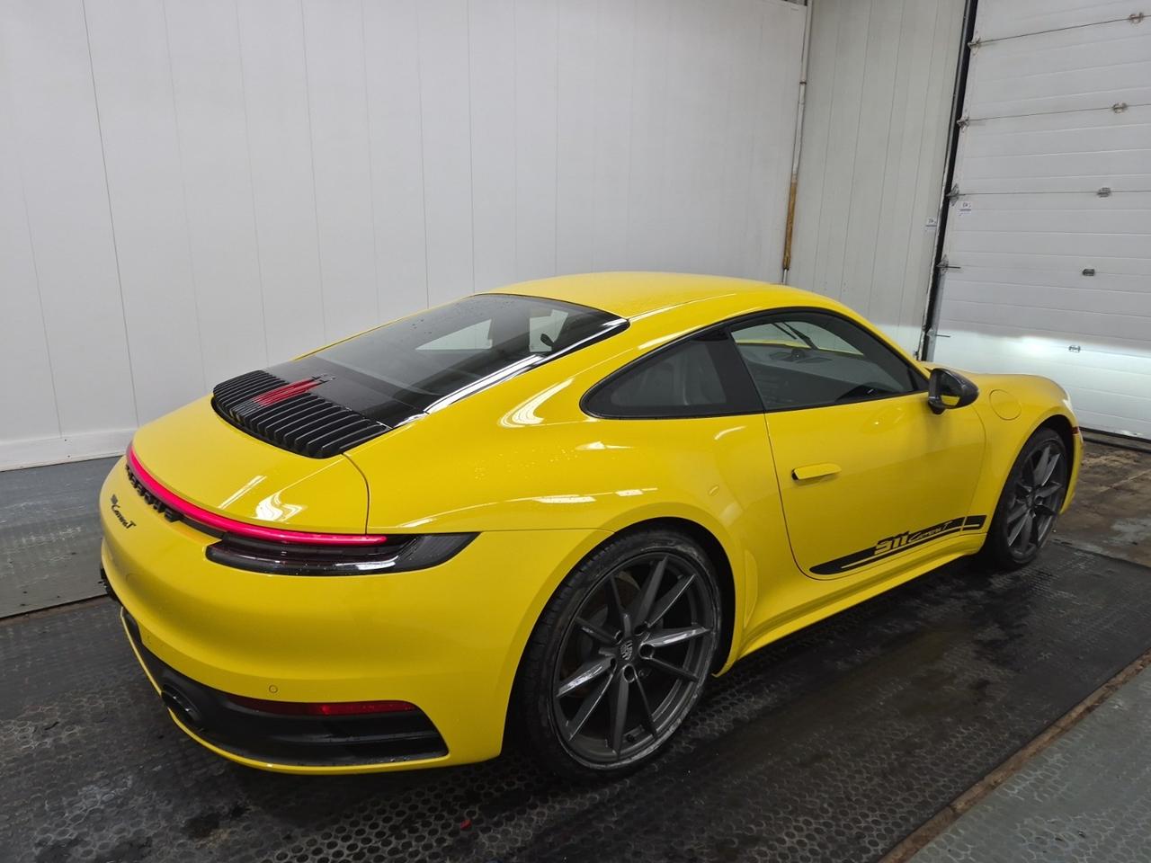 2023 Porsche 911 Carrera T Coupe | ONE OWNER | NAVI | CAM | LOW KM Photo