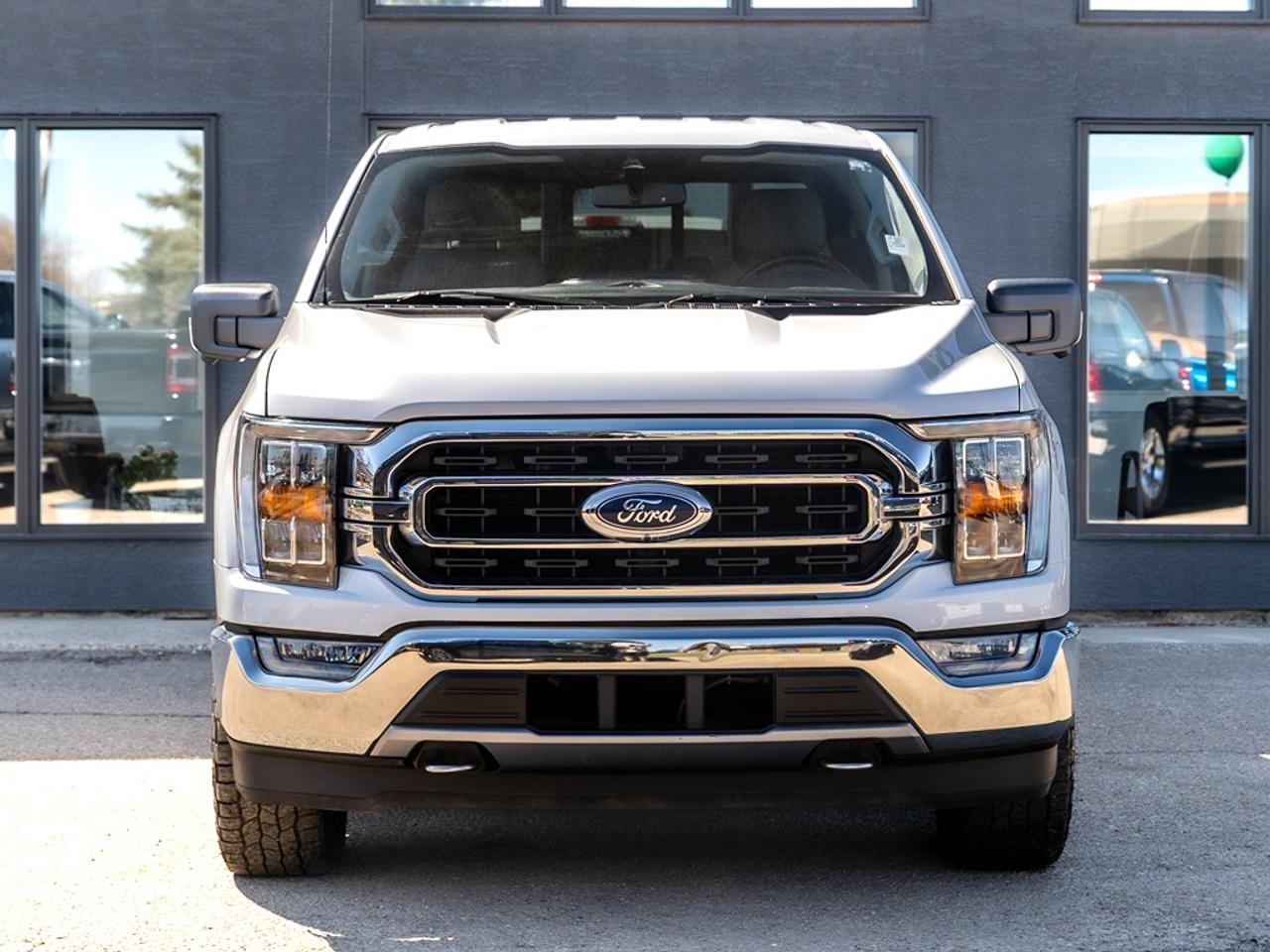 2021 Ford F-150 XLT 4WD SUPERCREW Photo2