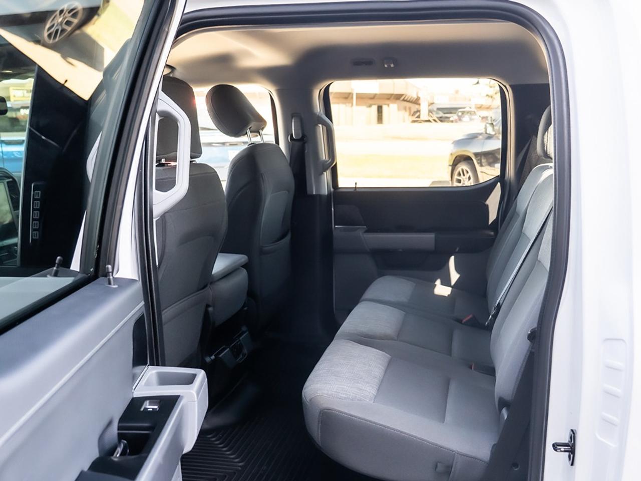 2021 Ford F-150 XLT 4WD SUPERCREW Photo17