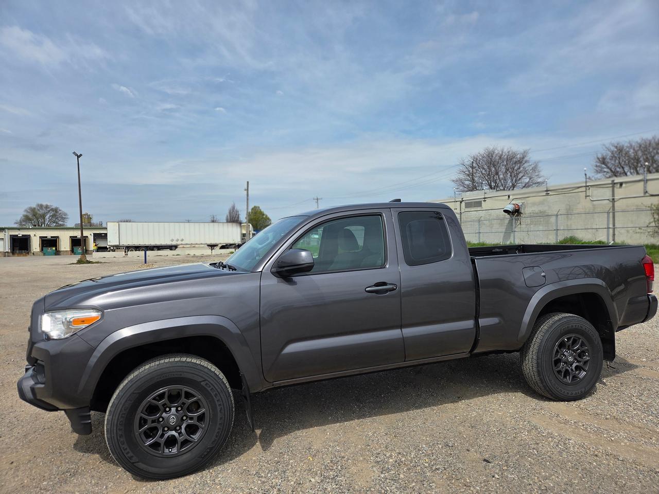2018 Toyota Tacoma SR+ Photo