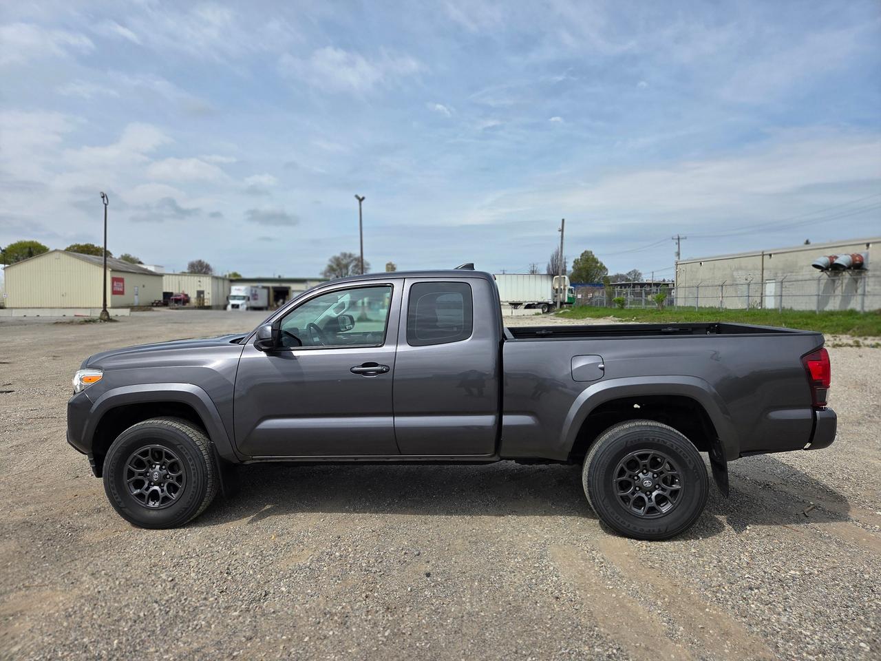 2018 Toyota Tacoma SR+ Photo