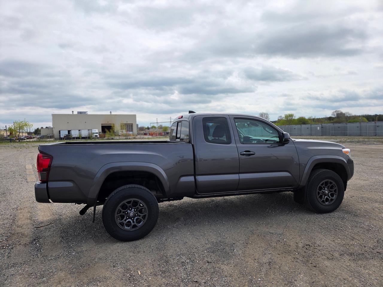 2018 Toyota Tacoma SR+ Photo