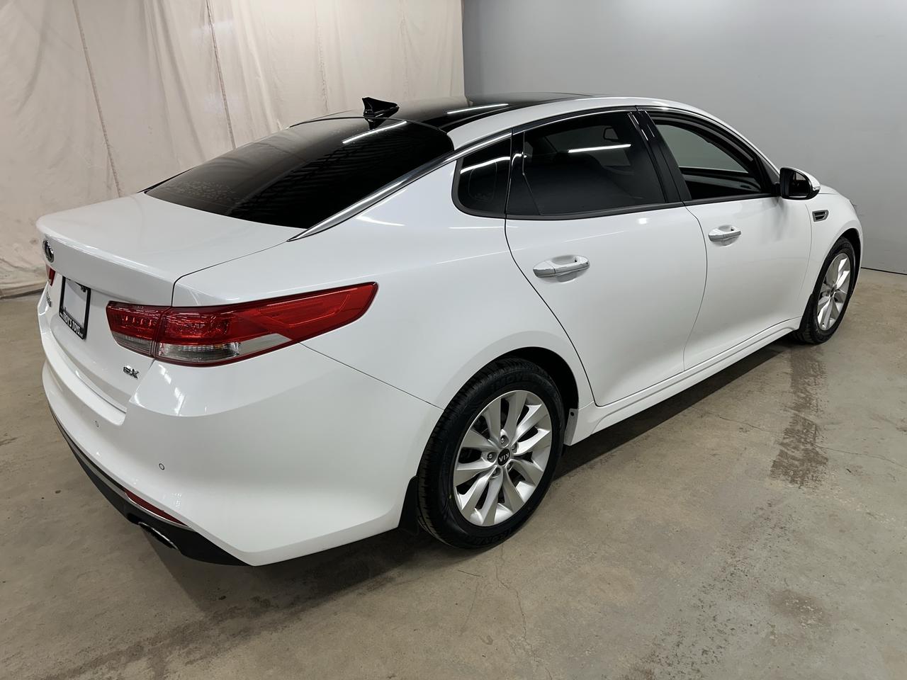 2018 Kia Optima EX Photo30