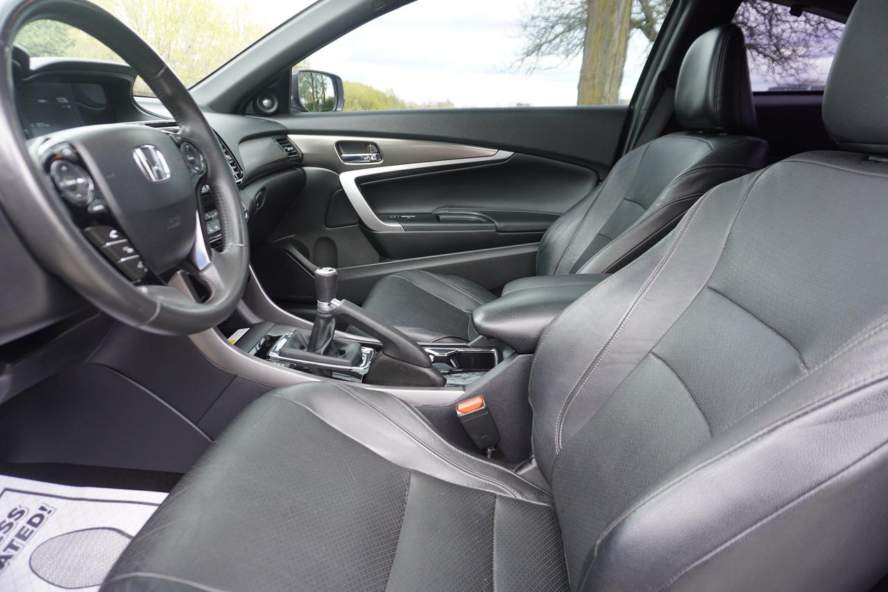 2016 Honda Accord 1 OWNER / TOURING / 6 SPEED MANUAL / V6/ LOCAL CAR Photo