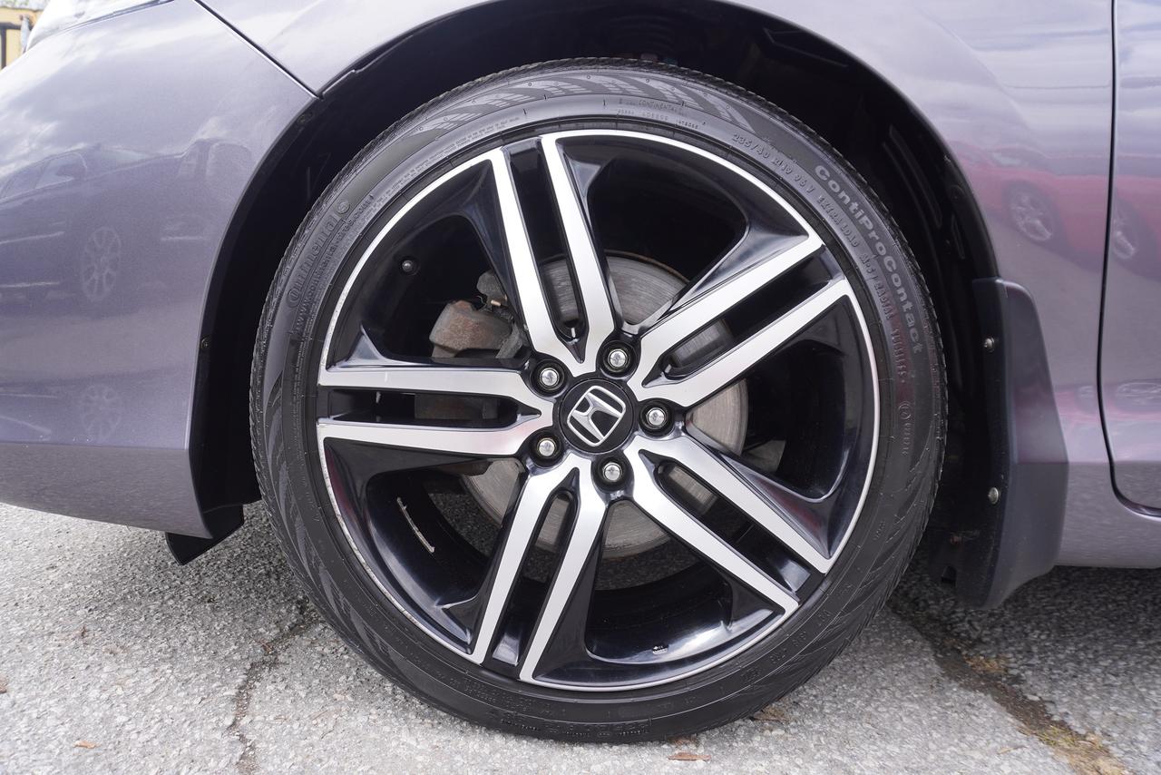 2016 Honda Accord 1 OWNER / TOURING / 6 SPEED MANUAL / V6/ LOCAL CAR Photo