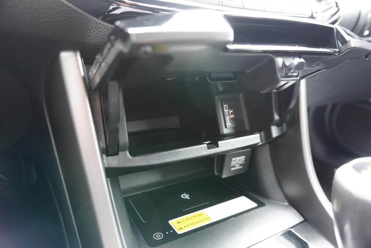 2016 Honda Accord 1 OWNER / TOURING / 6 SPEED MANUAL / V6/ LOCAL CAR Photo