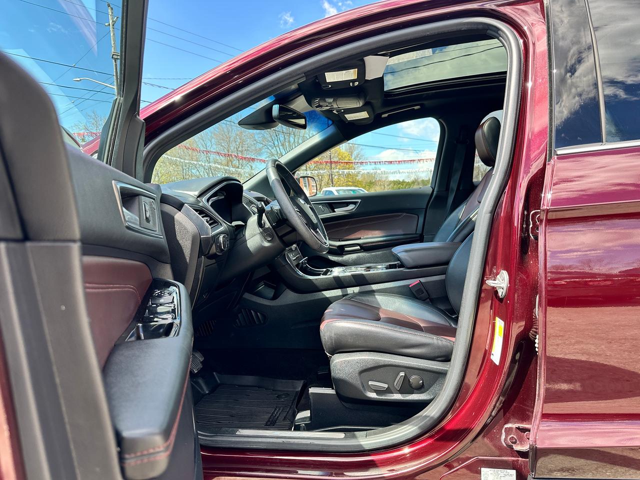 2020 Ford Edge TitaniumAWD HTD/CLD-LTHR PanoRoof XM NAV CarPlay Photo