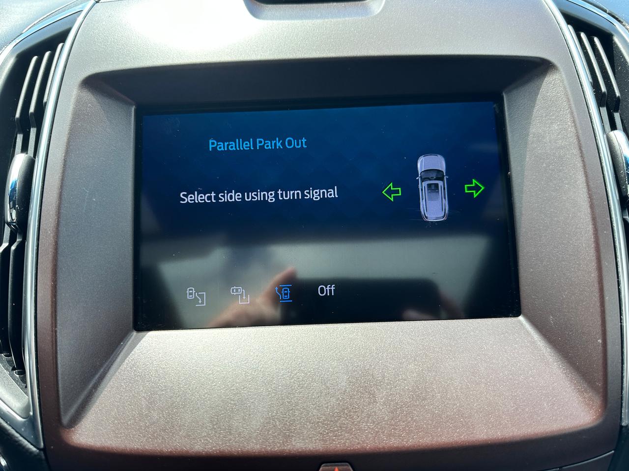 2020 Ford Edge TitaniumAWD HTD/CLD-LTHR PanoRoof XM NAV CarPlay Photo