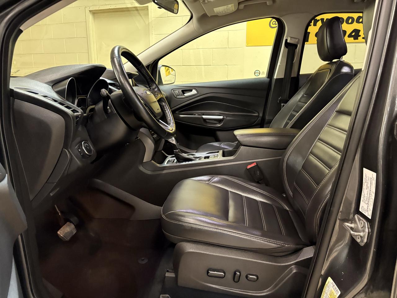 2019 Ford Escape SEL Photo