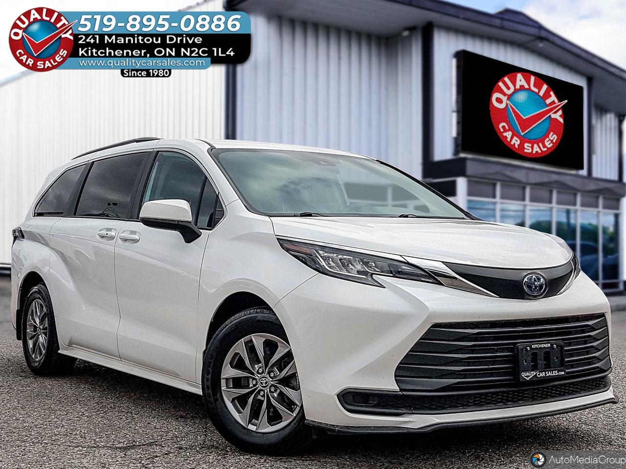 2022 Toyota Sienna LE HYBRID *8 PASSENGER* Photo