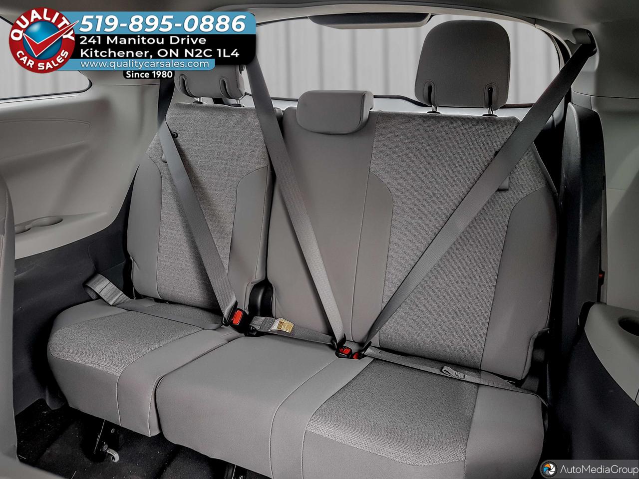 2022 Toyota Sienna LE HYBRID *8 PASSENGER* Photo