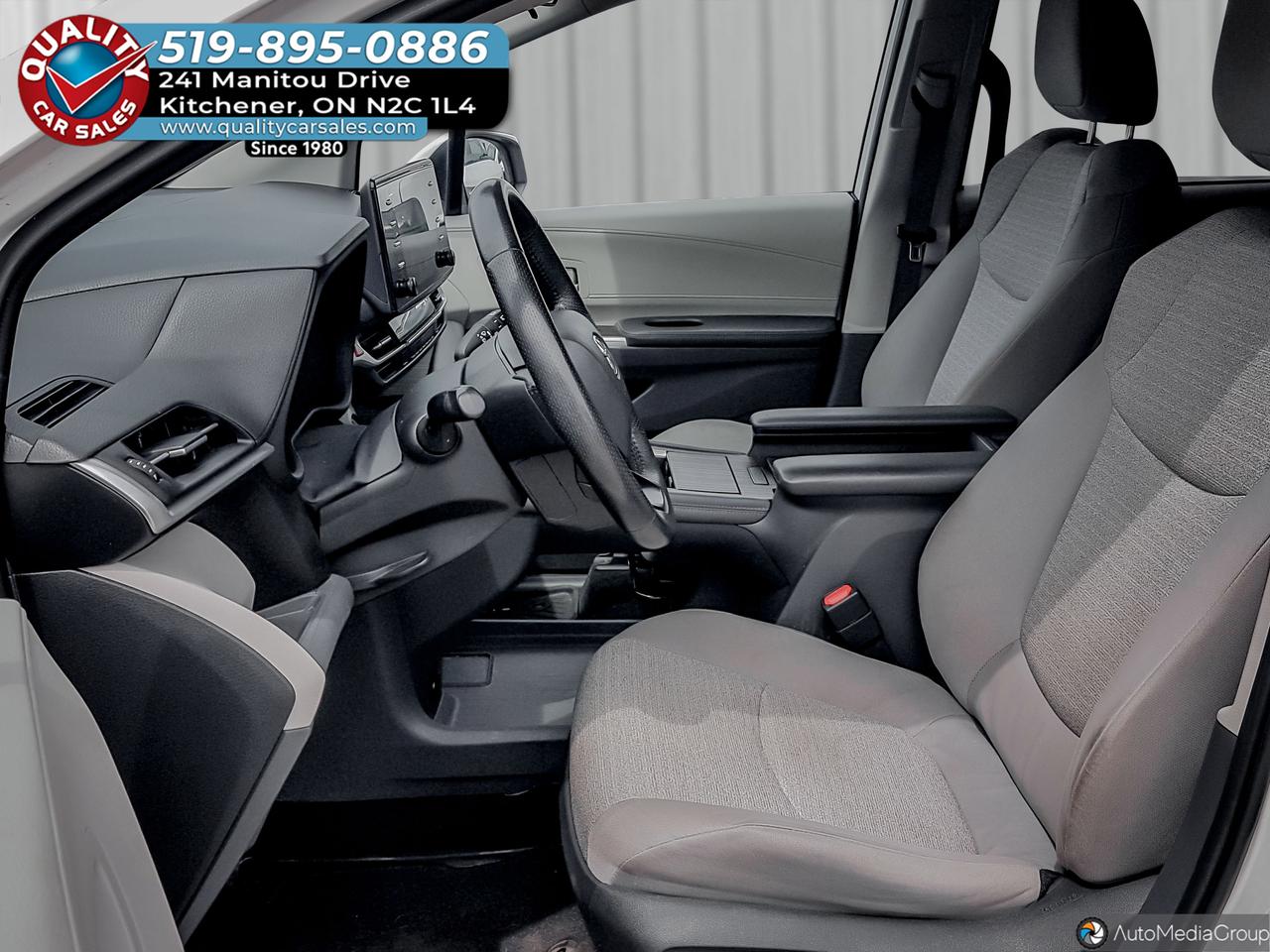 2022 Toyota Sienna LE HYBRID *8 PASSENGER* Photo