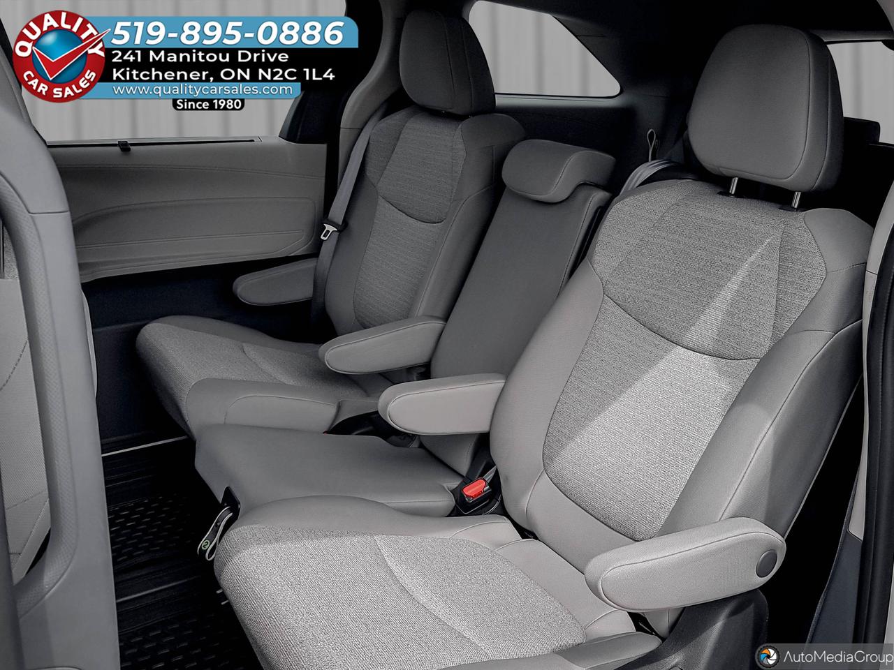 2022 Toyota Sienna LE HYBRID *8 PASSENGER* Photo
