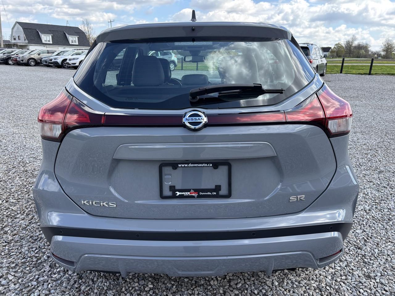 2021 Nissan Kicks SR Photo