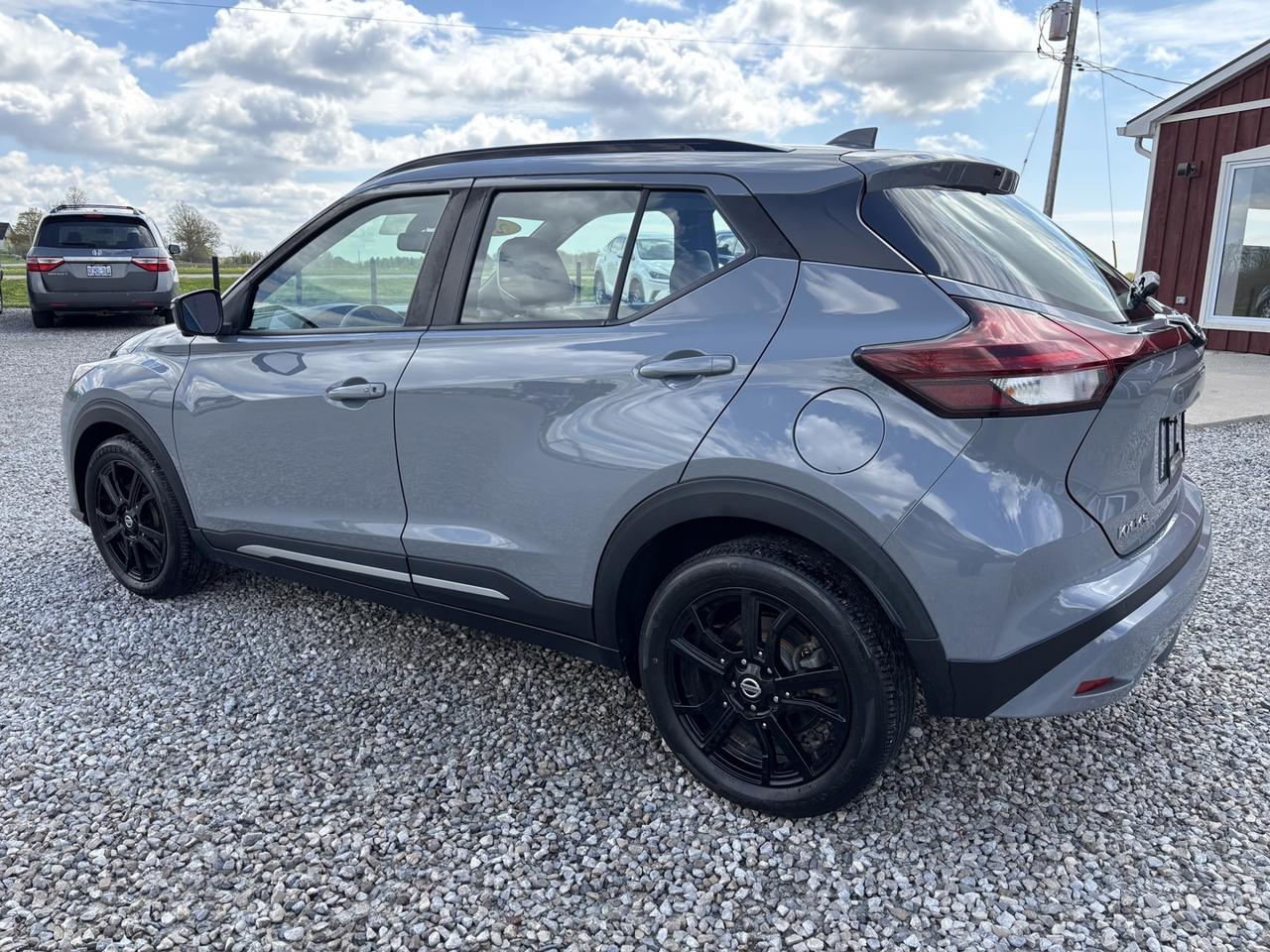 2021 Nissan Kicks SR Photo