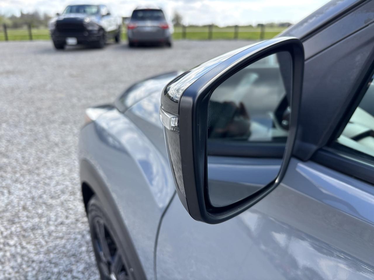 2021 Nissan Kicks SR Photo