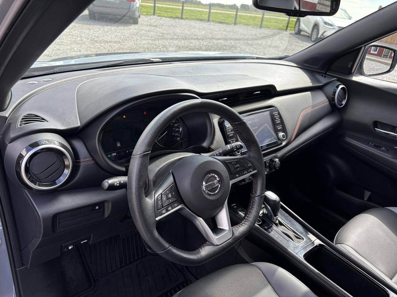 2021 Nissan Kicks SR Photo