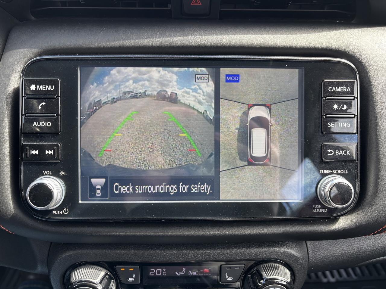 2021 Nissan Kicks SR Photo