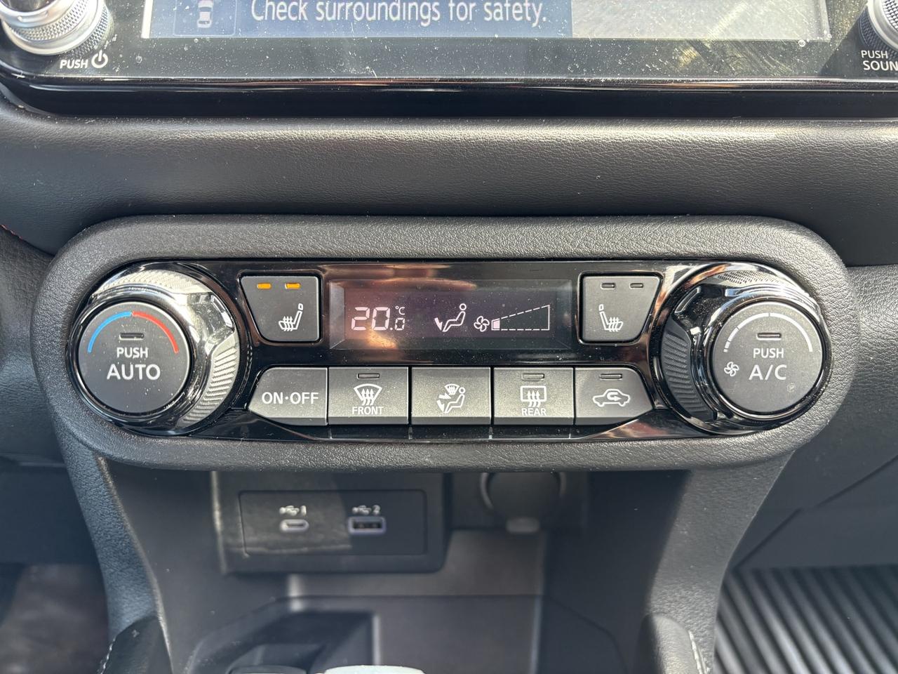 2021 Nissan Kicks SR Photo