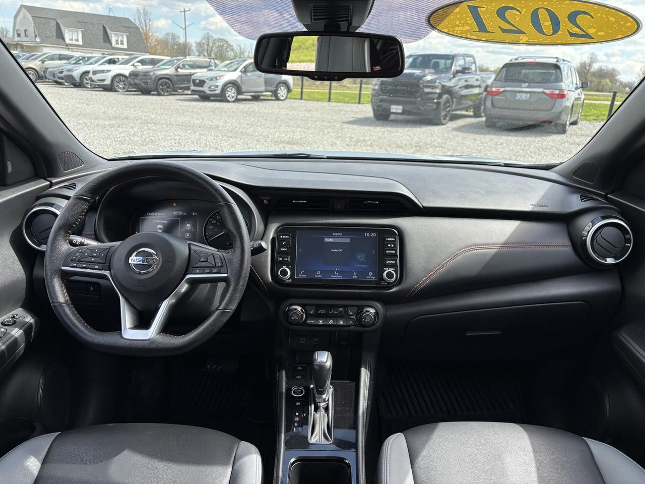 2021 Nissan Kicks SR Photo