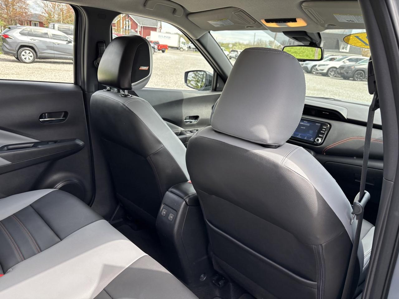 2021 Nissan Kicks SR Photo