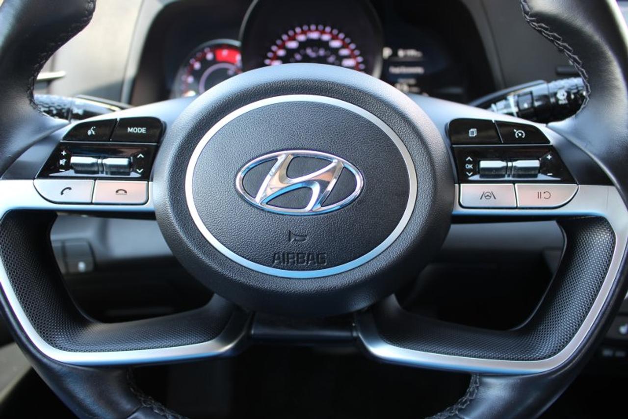 2023 Hyundai Elantra Preferred*Heated Seats*CarPlay*Rear Cam*2L-4cyl*FW Photo