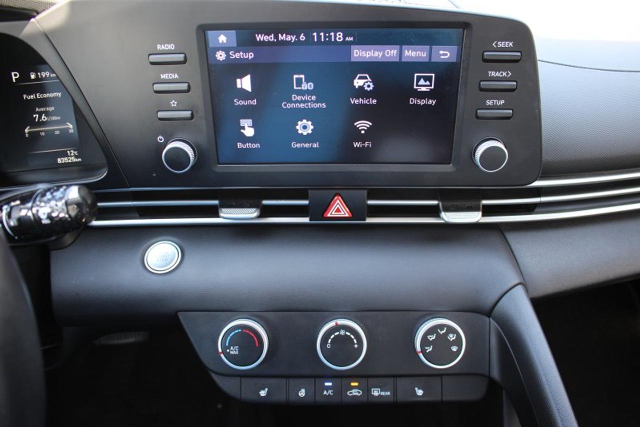 2023 Hyundai Elantra Preferred*Heated Seats*CarPlay*Rear Cam*2L-4cyl*FW Photo