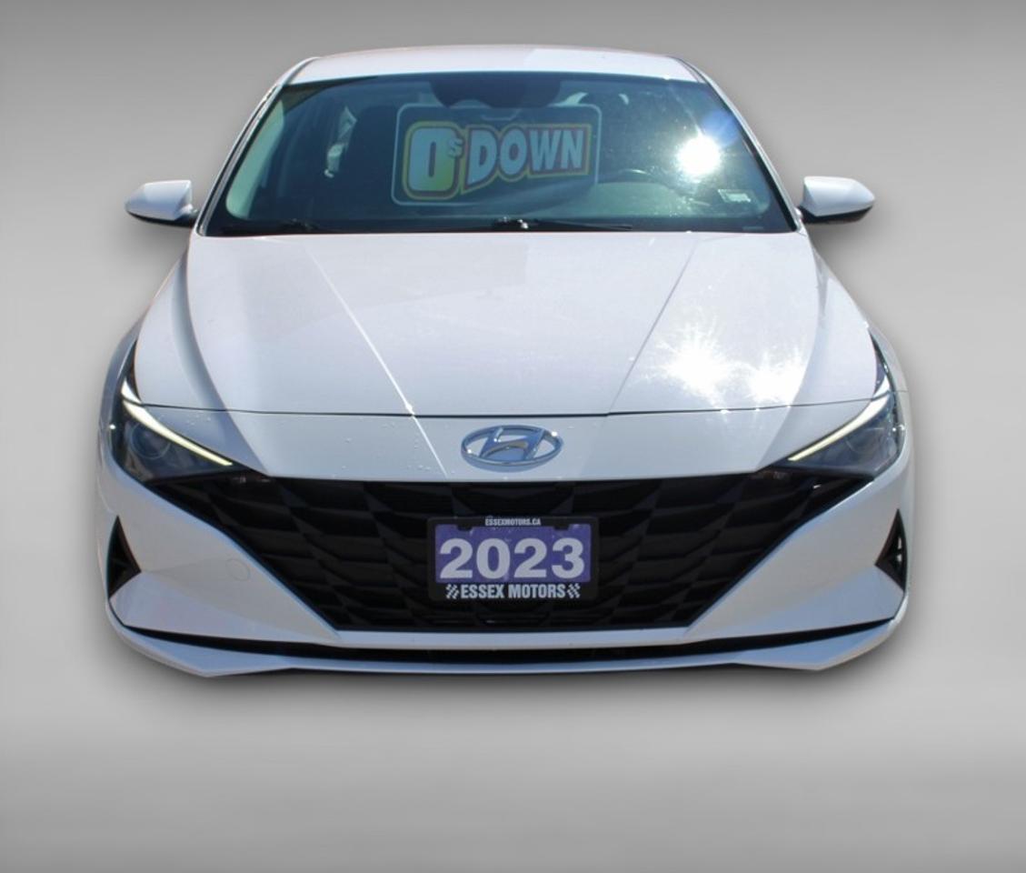 2023 Hyundai Elantra Preferred*Heated Seats*CarPlay*Rear Cam*2L-4cyl*FW Photo