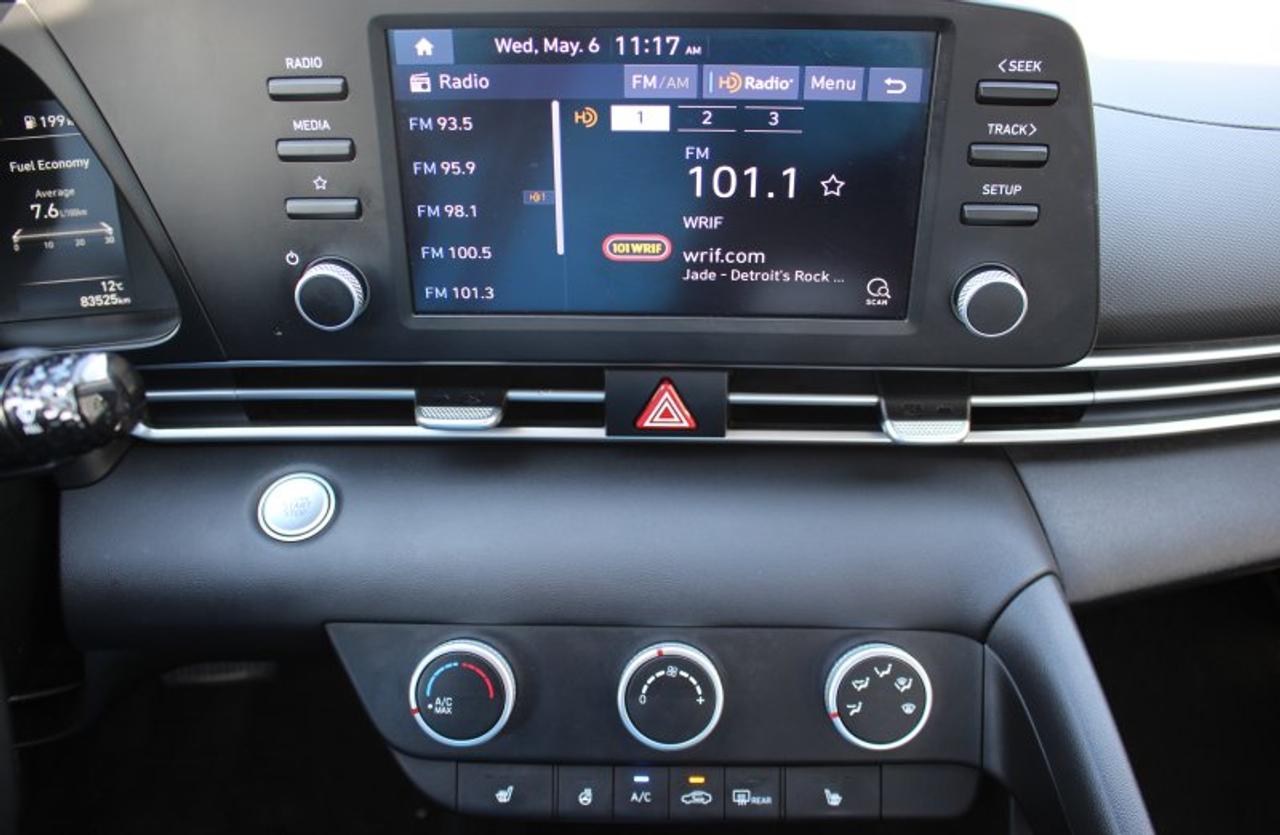 2023 Hyundai Elantra Preferred*Heated Seats*CarPlay*Rear Cam*2L-4cyl*FW Photo