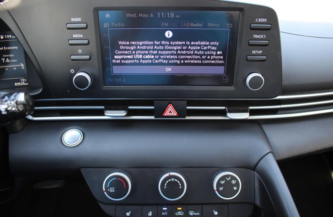 2023 Hyundai Elantra Preferred*Heated Seats*CarPlay*Rear Cam*2L-4cyl*FW Photo