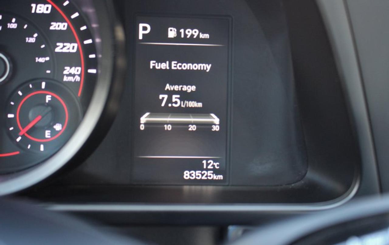 2023 Hyundai Elantra Preferred*Heated Seats*CarPlay*Rear Cam*2L-4cyl*FW Photo