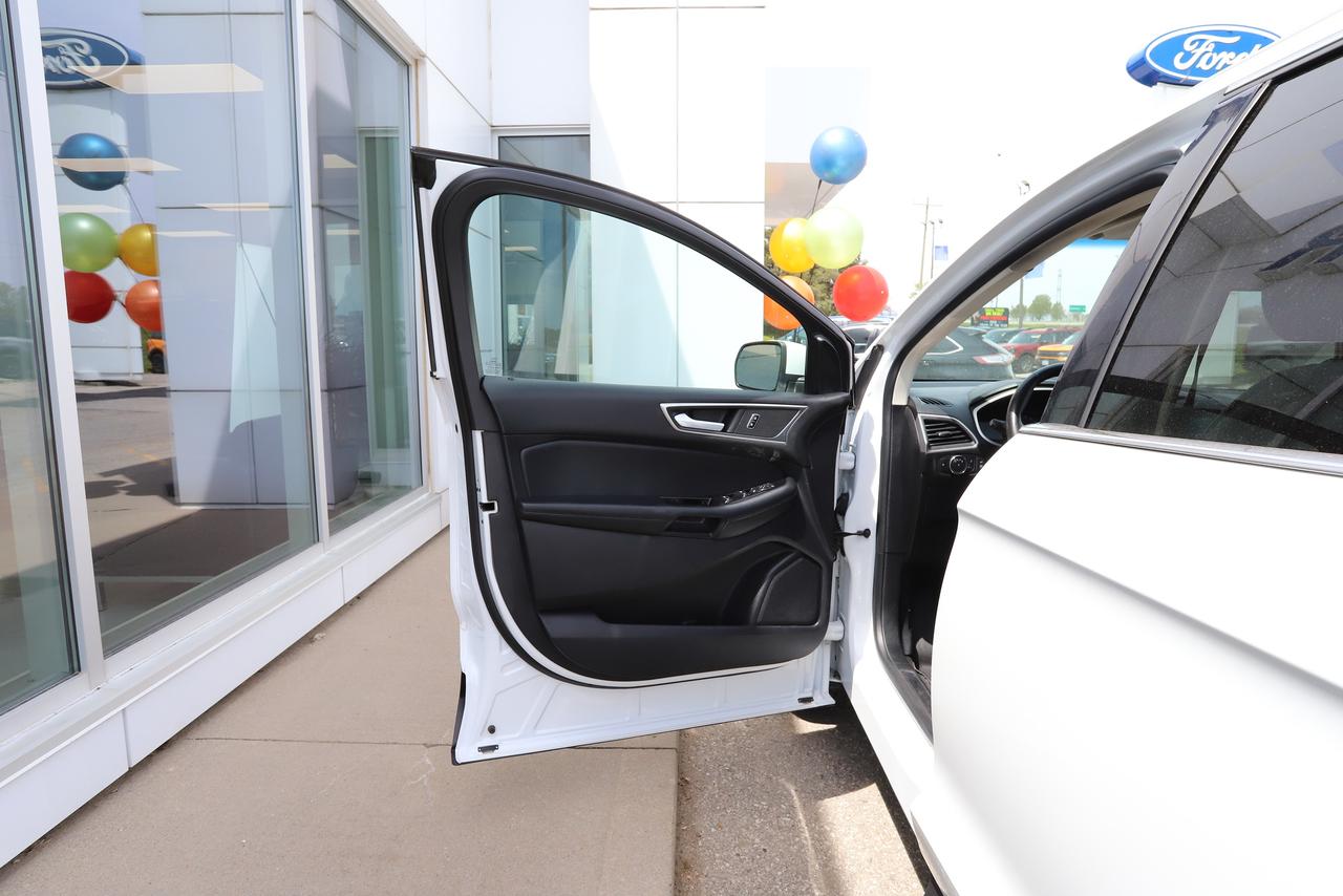 2019 Ford Edge SEL AWD Photo