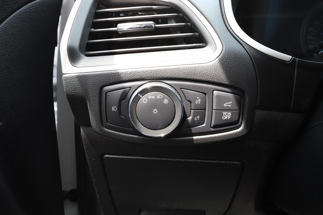 2019 Ford Edge SEL AWD Photo