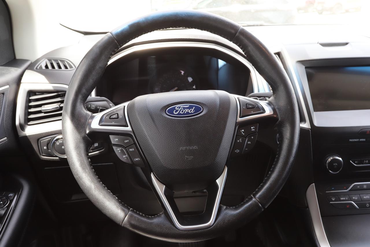 2019 Ford Edge SEL AWD Photo