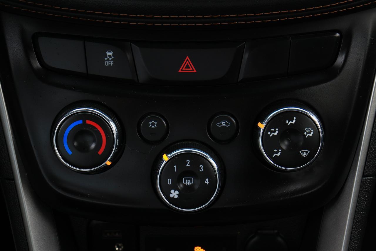 2020 Chevrolet Trax LT | AWD | CarPlay | Cam | Alloys | Tinted & More! Photo