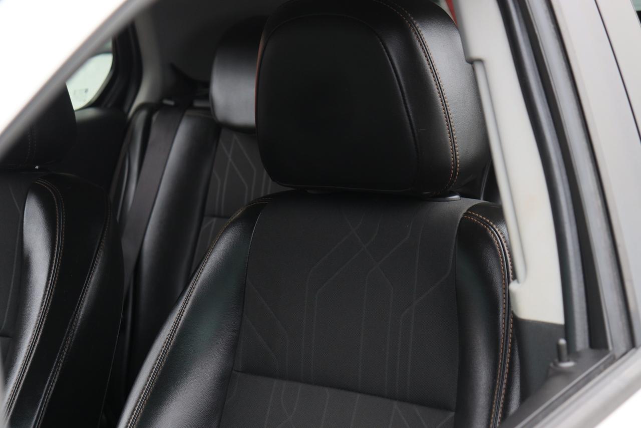 2020 Chevrolet Trax LT | AWD | CarPlay | Cam | Alloys | Tinted & More! Photo