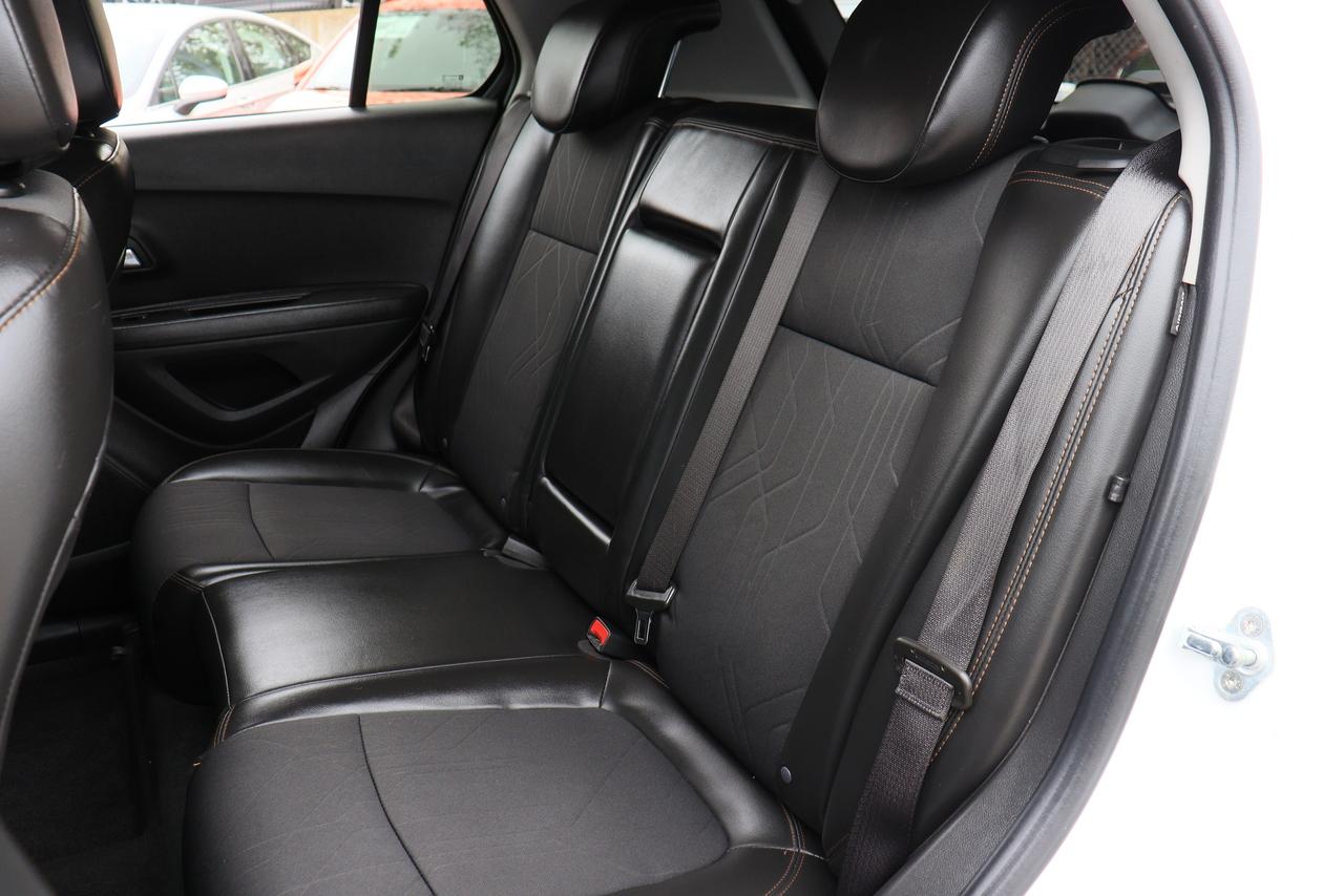 2020 Chevrolet Trax LT | AWD | CarPlay | Cam | Alloys | Tinted & More! Photo