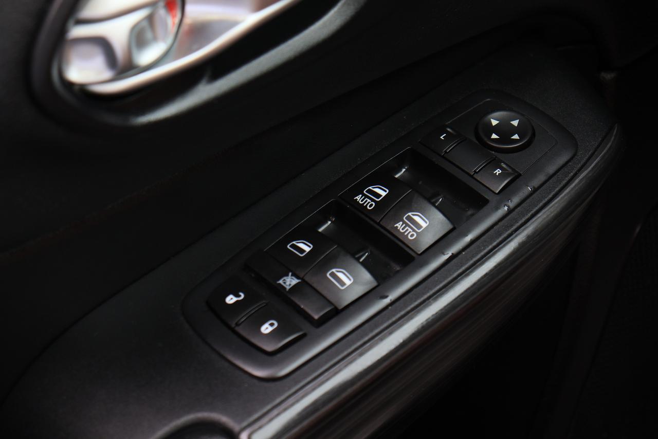 2016 Jeep Cherokee Trailhawk | 4x4 | Leather | Pano Roof | Cam & More Photo