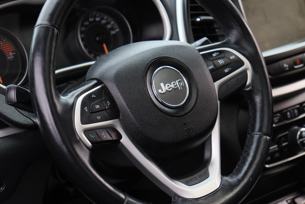 2016 Jeep Cherokee Trailhawk | 4x4 | Leather | Pano Roof | Cam & More Photo