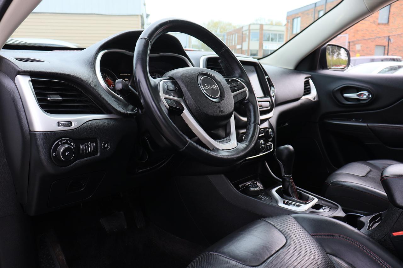 2016 Jeep Cherokee Trailhawk | 4x4 | Leather | Pano Roof | Cam & More Photo